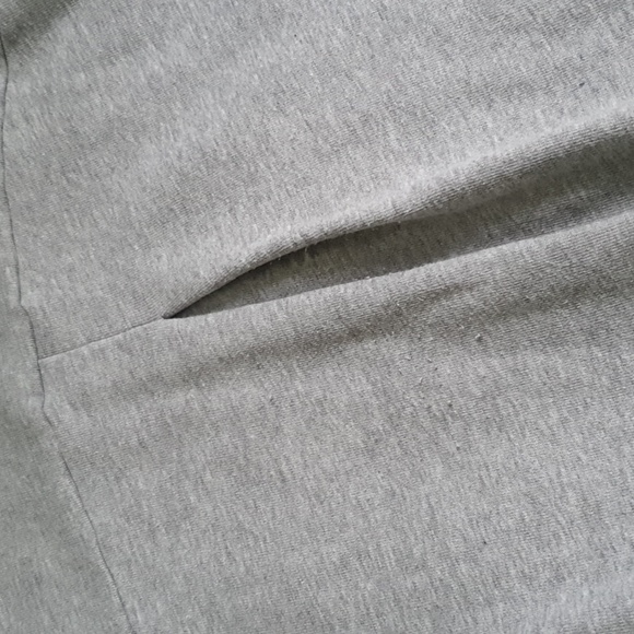 GUC alo funnel neck sweatshirt, size L - Picture 9 of 9